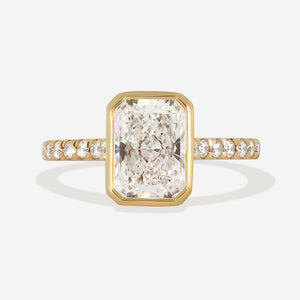 FIANNA 2.30ct | Radiant Solitaire Lab Grown Diamond Engagement Ring in 18ct Gold