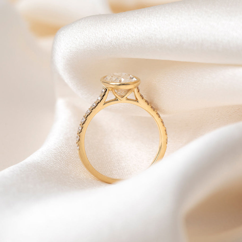 FIANNA OVAL 2.30ct | Lab Grown Diamond Engagement Ring