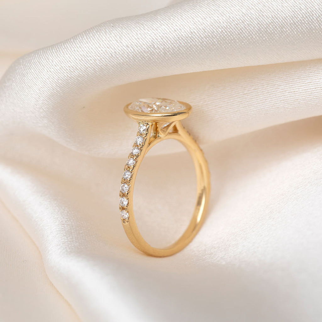 FIANNA OVAL 2.30ct | Lab Grown Diamond Engagement Ring