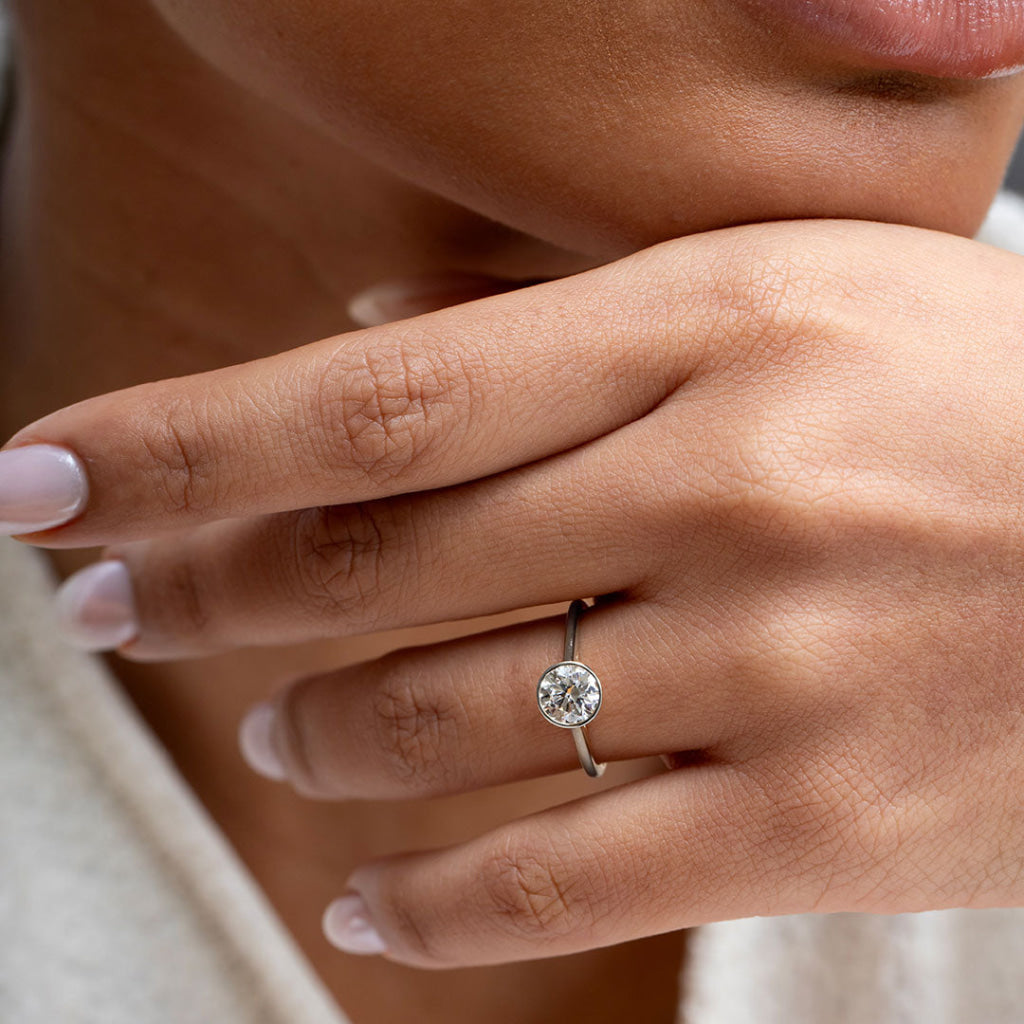 FREDA 1ct | Round Bezel Set Lab Grown Diamond Engagement Ring in Platinum