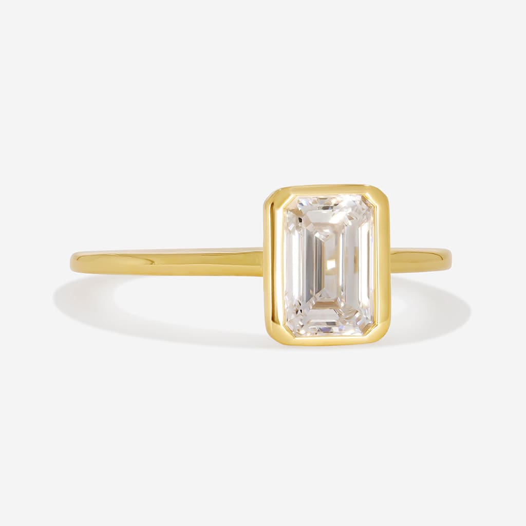 Freda emerald cut side profile