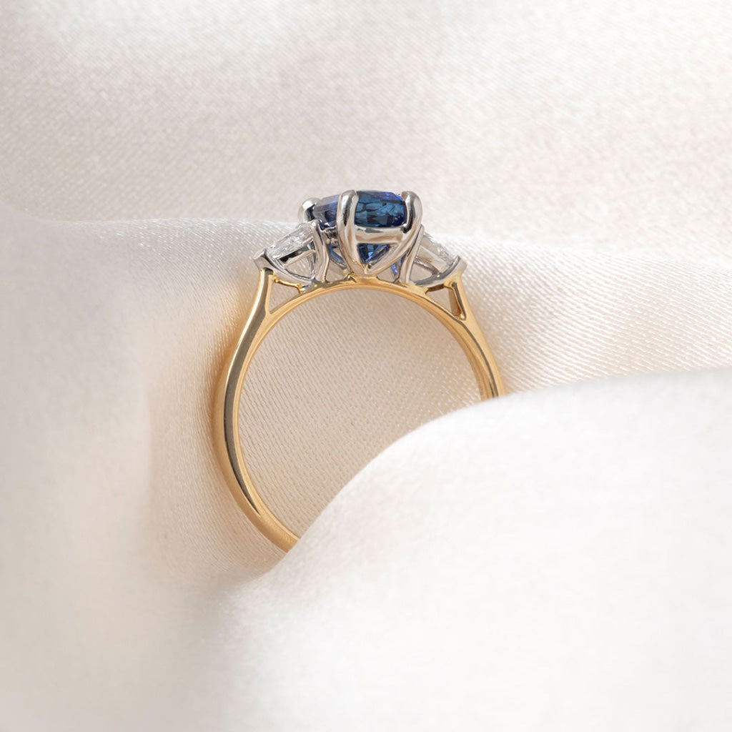 GWEN | Sapphire & Diamond Ring - Rings