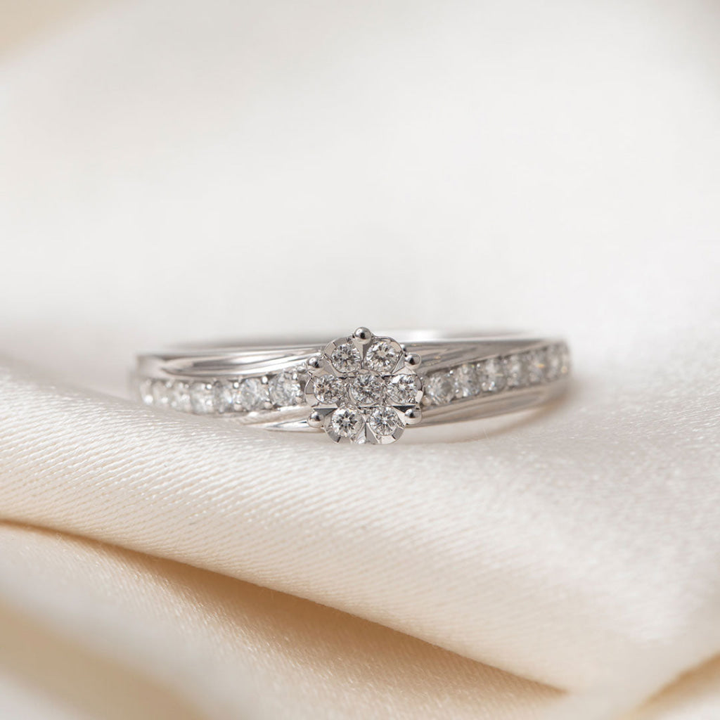 HARPER 0.25ct | Round Cluster Diamond Engagement Ring