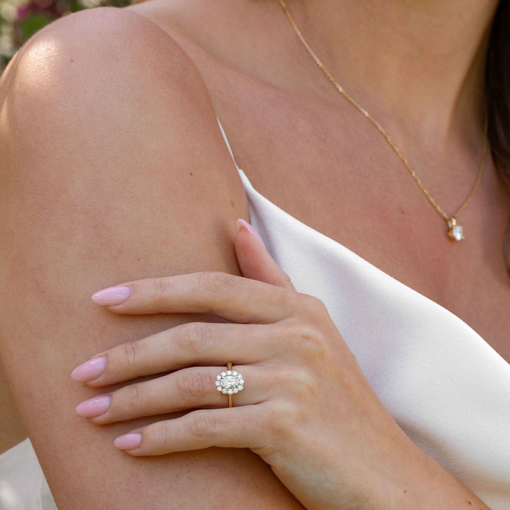 HEATHER | Oval Halo Lab Diamond Set in 18ct Gold 1.00ct
