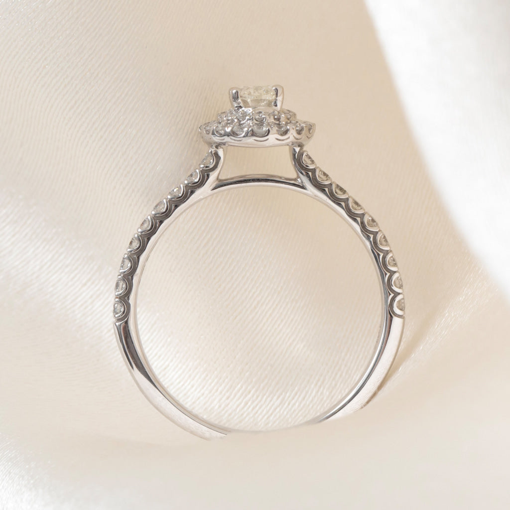 HOLLY 0.75ct | Oval Halo Diamond Engagement Ring in 18ct