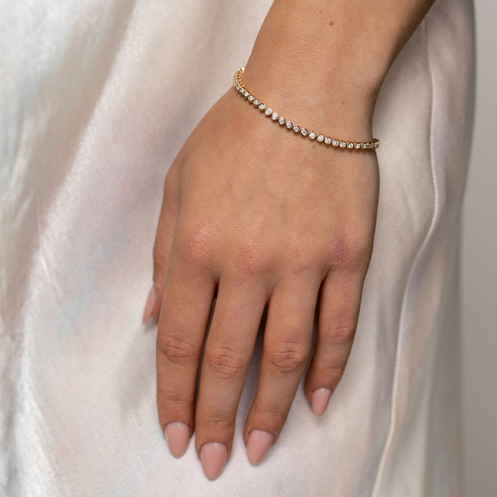 diamond tennis bracelet close up