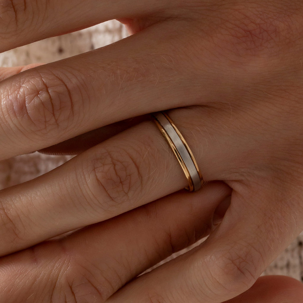 HOWARD 4mm | Men’s Two Toned Wedding Ring in 9ct Gold