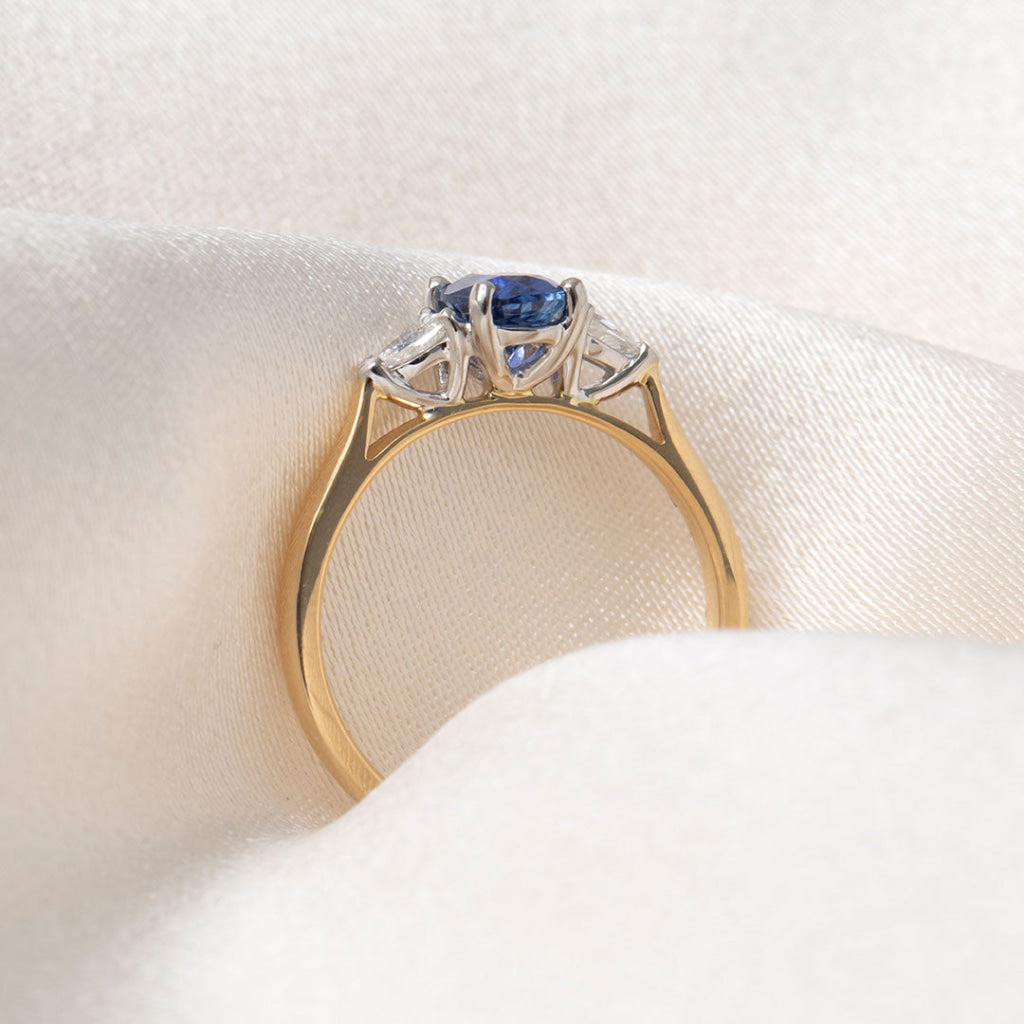 HOWTH | Sapphire & Diamond Ring in 18ct Gold - Rings