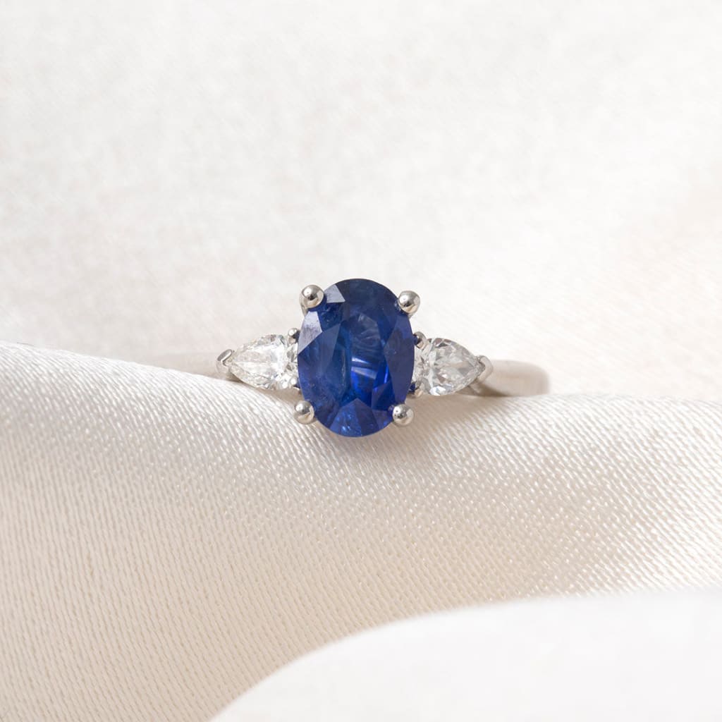 HOWTH | Sapphire Diamond Ring - Rings