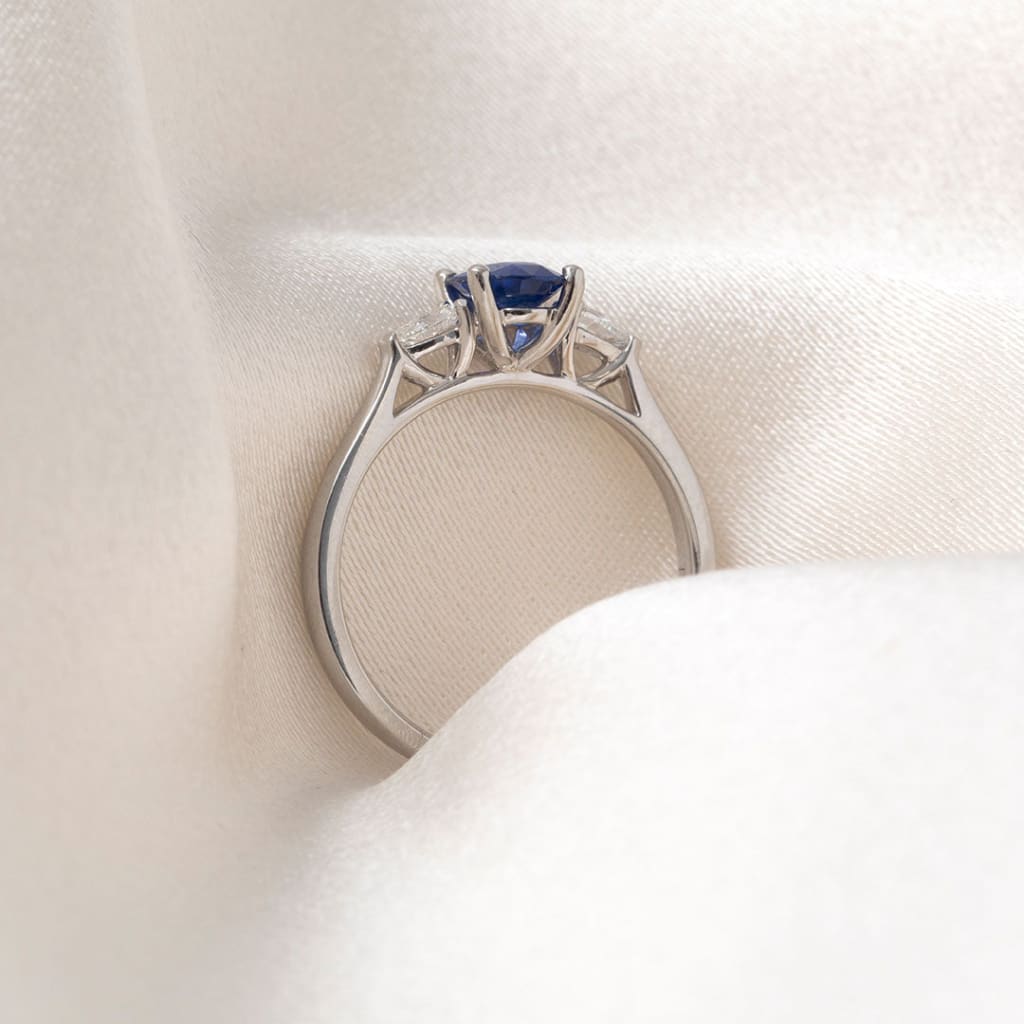 HOWTH | Sapphire Diamond Ring - Rings