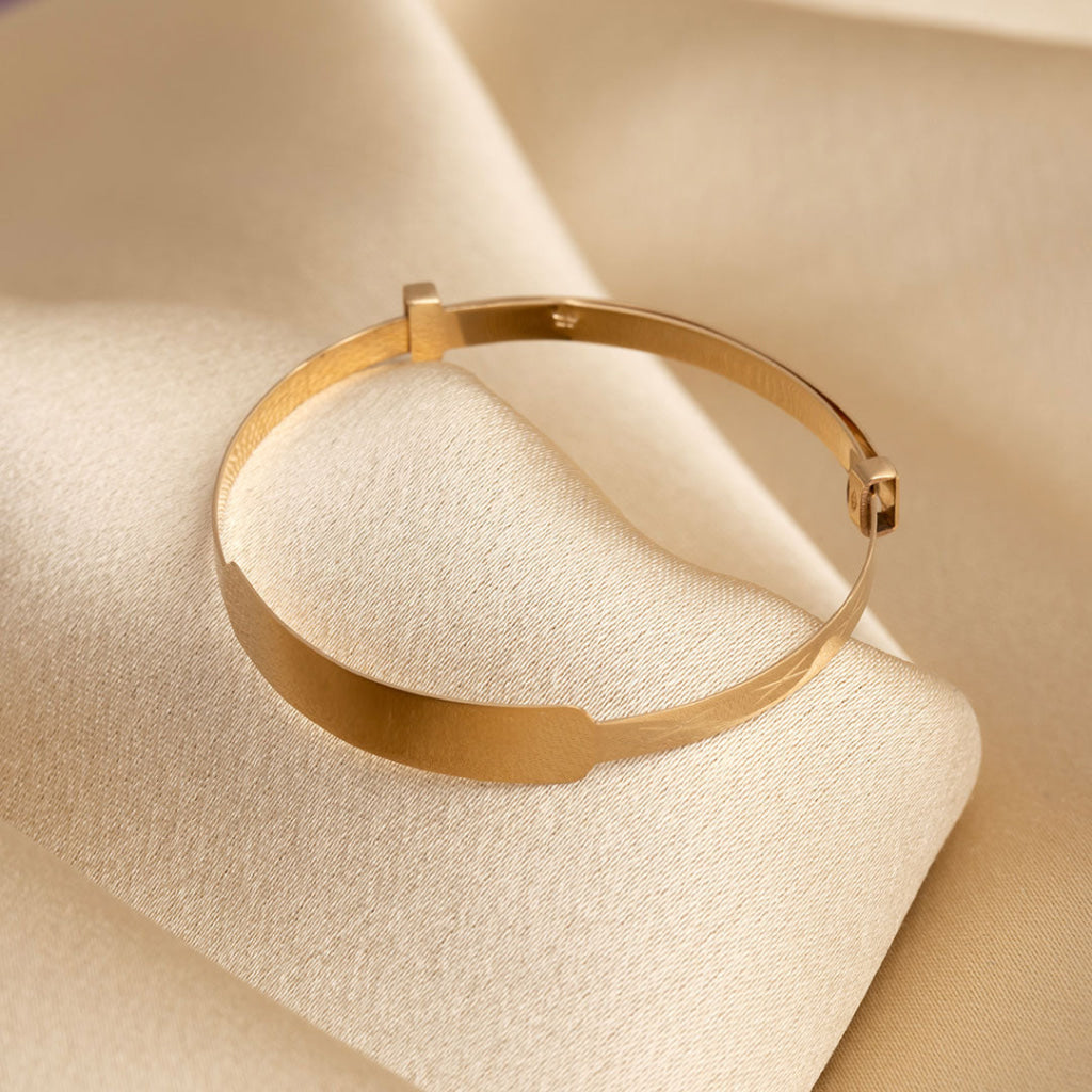 Hugs & Kisses - Baby Bangle | Free Engraving - Bracelet
