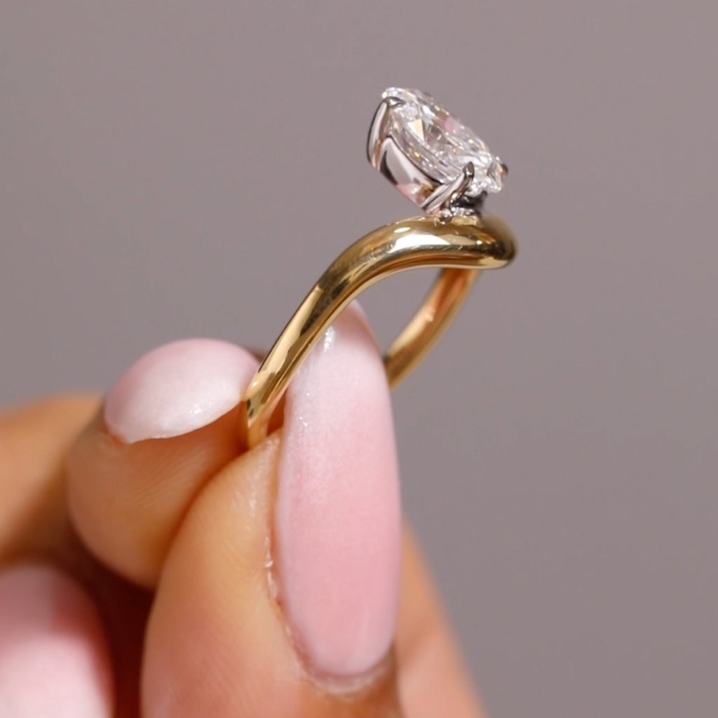 INKA | Oval Solitaire Lab Diamond Set in 18ct Gold 1.50ct