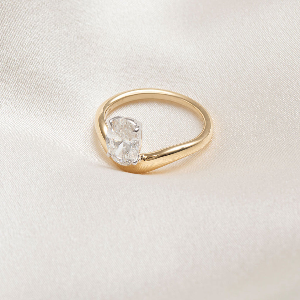 INKA | Oval Solitaire Lab Diamond Set in 18ct Gold 1.50ct