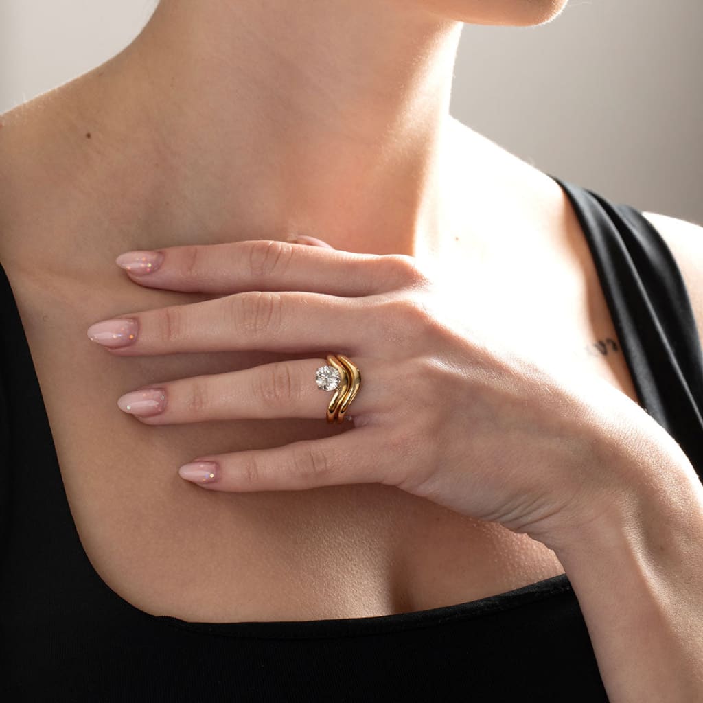 Iona | 18ct Gold Shaped Wedding Ring - Rings