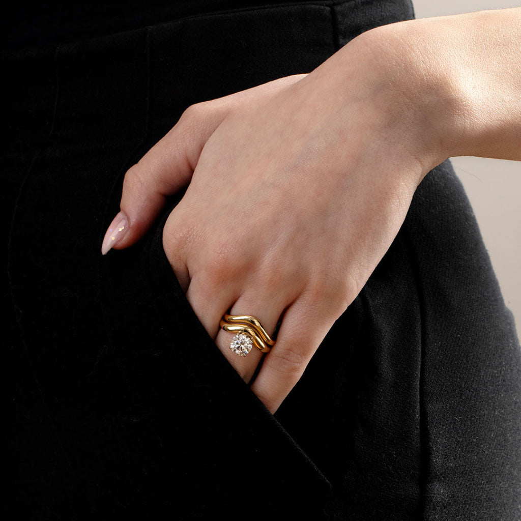Iona | 18ct Gold Shaped Wedding Ring - Rings