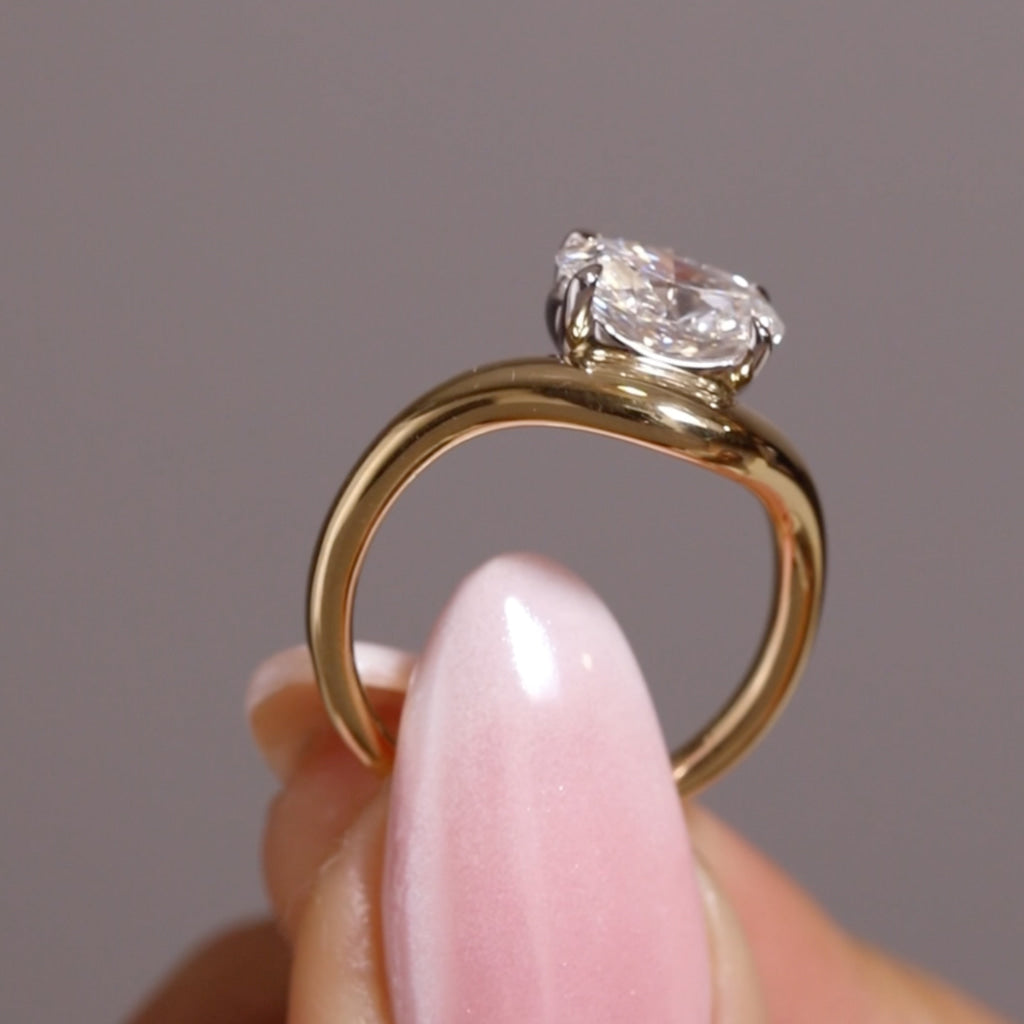 IRENE | Oval 1.50ct Solitaire Lab Diamond Set in 18ct Gold