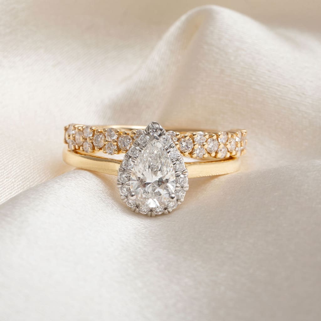 JAMIE | Pear Halo Lab Diamond Set in 18ct Gold 0.85ct