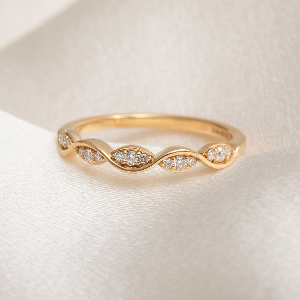 JOAN | Natural Diamond Wedding Ring in 18ct Gold - Rings