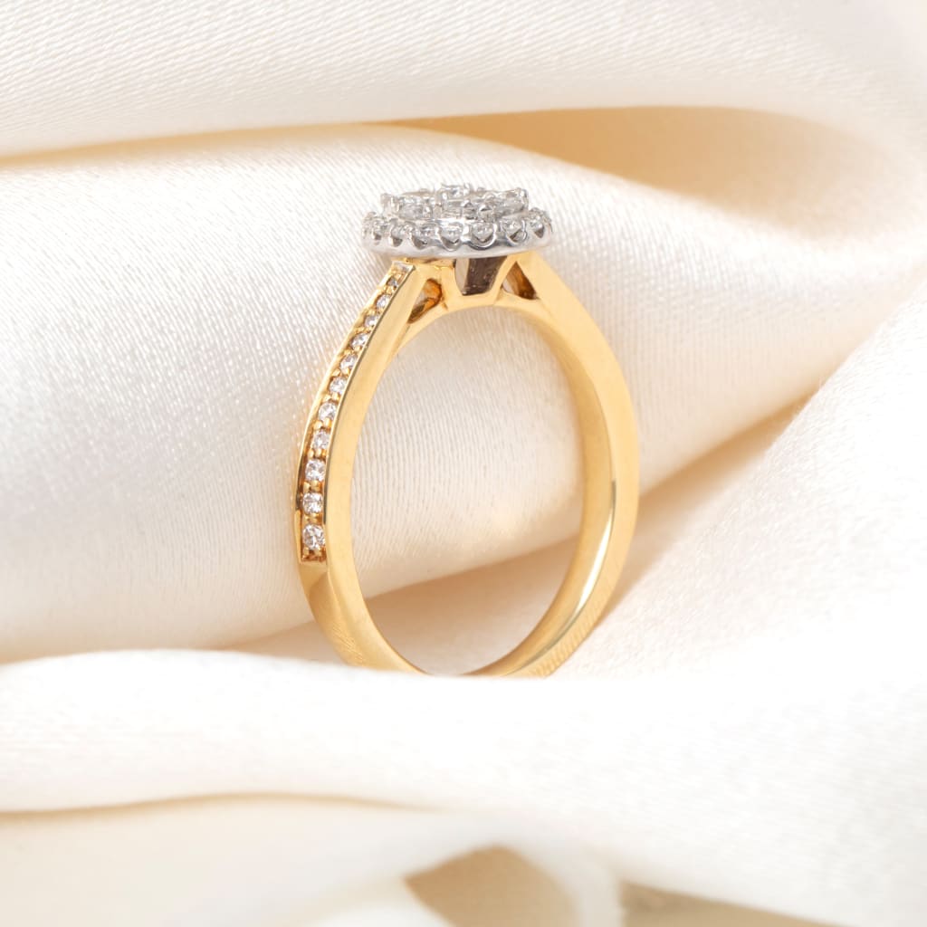KEELIN 0.62ct | Oval Cluster Diamond Engagement Ring