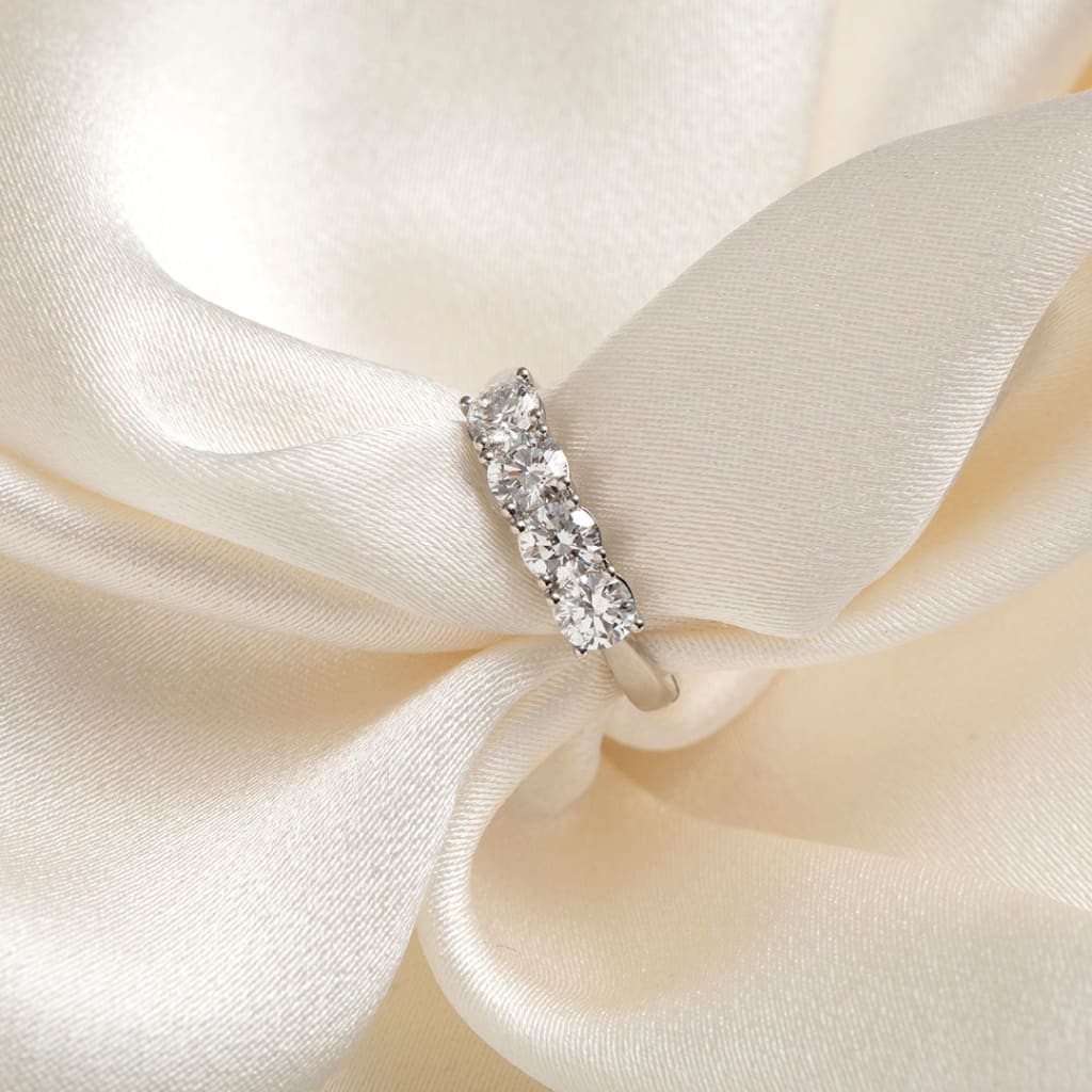 diamond wedding ring