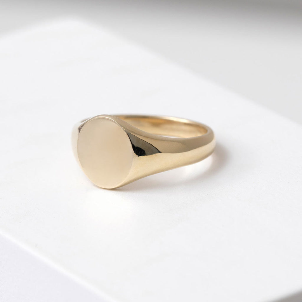Ladies Signet Ring | 9ct Gold