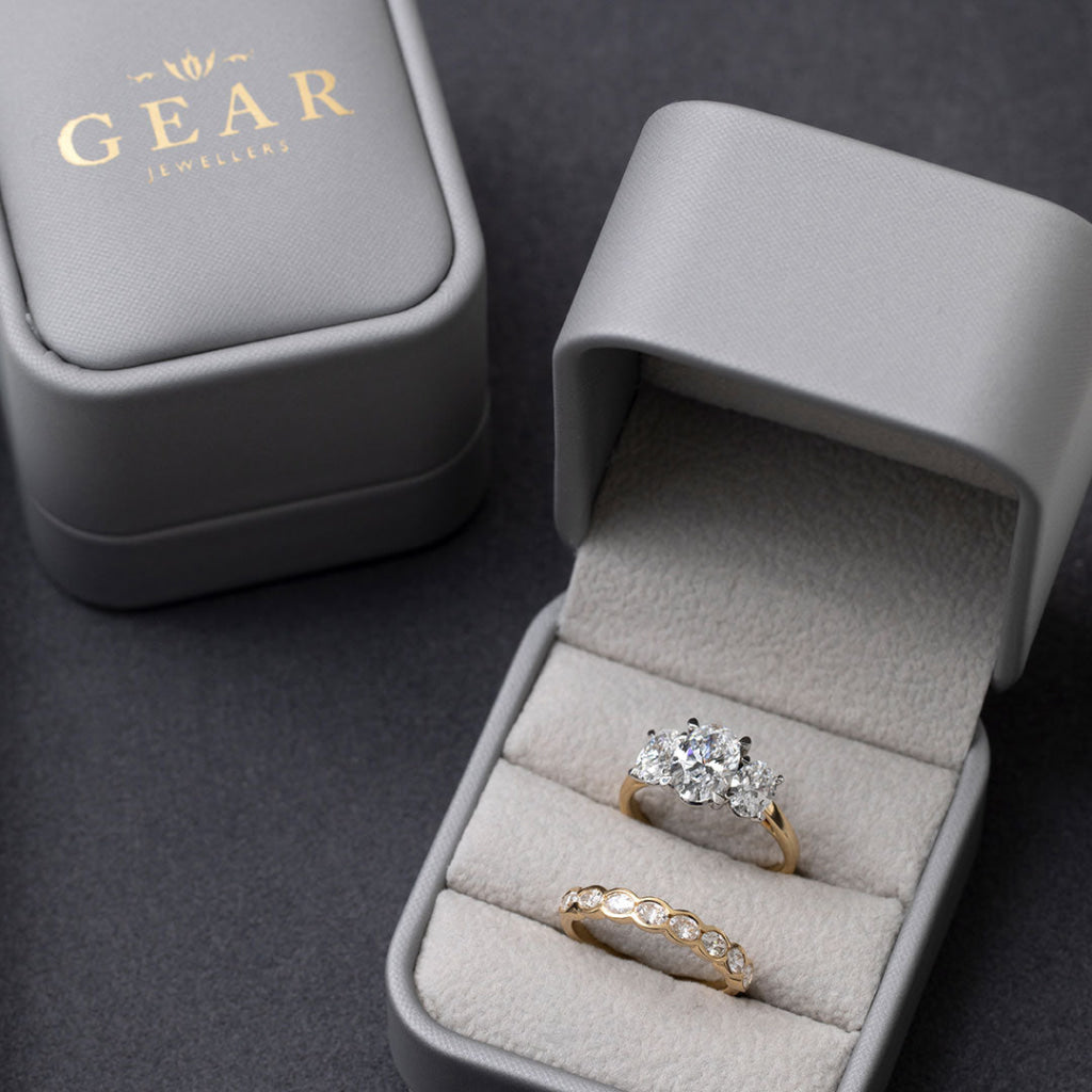 LADY | Natural Diamond Wedding Ring in 18ct Gold - Rings
