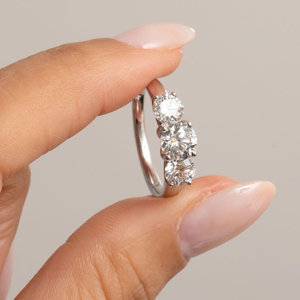 LEXI 1.25ct | Round 3-Stone Diamond Set in Platinum - Rings