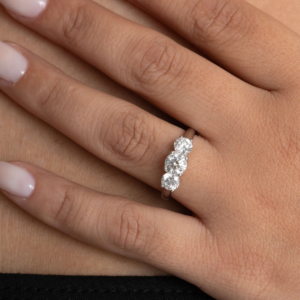 LEXI 1.25ct | Round 3-Stone Diamond Set in Platinum - Rings