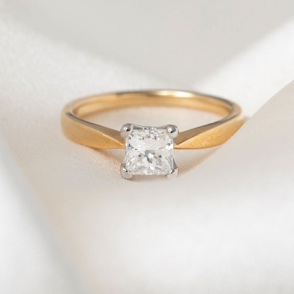 LISA| Princess Solitaire Natural Diamond Engagement Ring