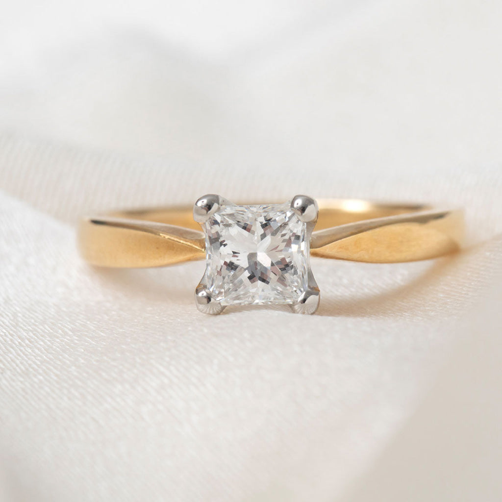 LISA| Princess Solitaire Natural Diamond Engagement Ring