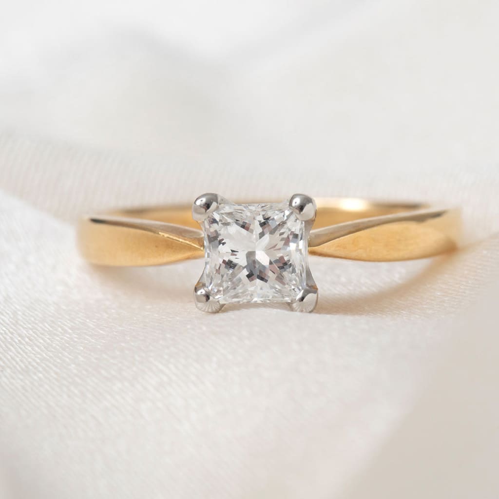 LISA| Princess Solitaire Natural Diamond Engagement Ring