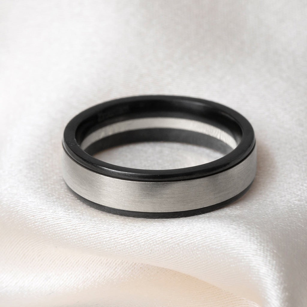 LOKI | Men’s Wedding Ring in Zirconium & 9ct Gold - Rings