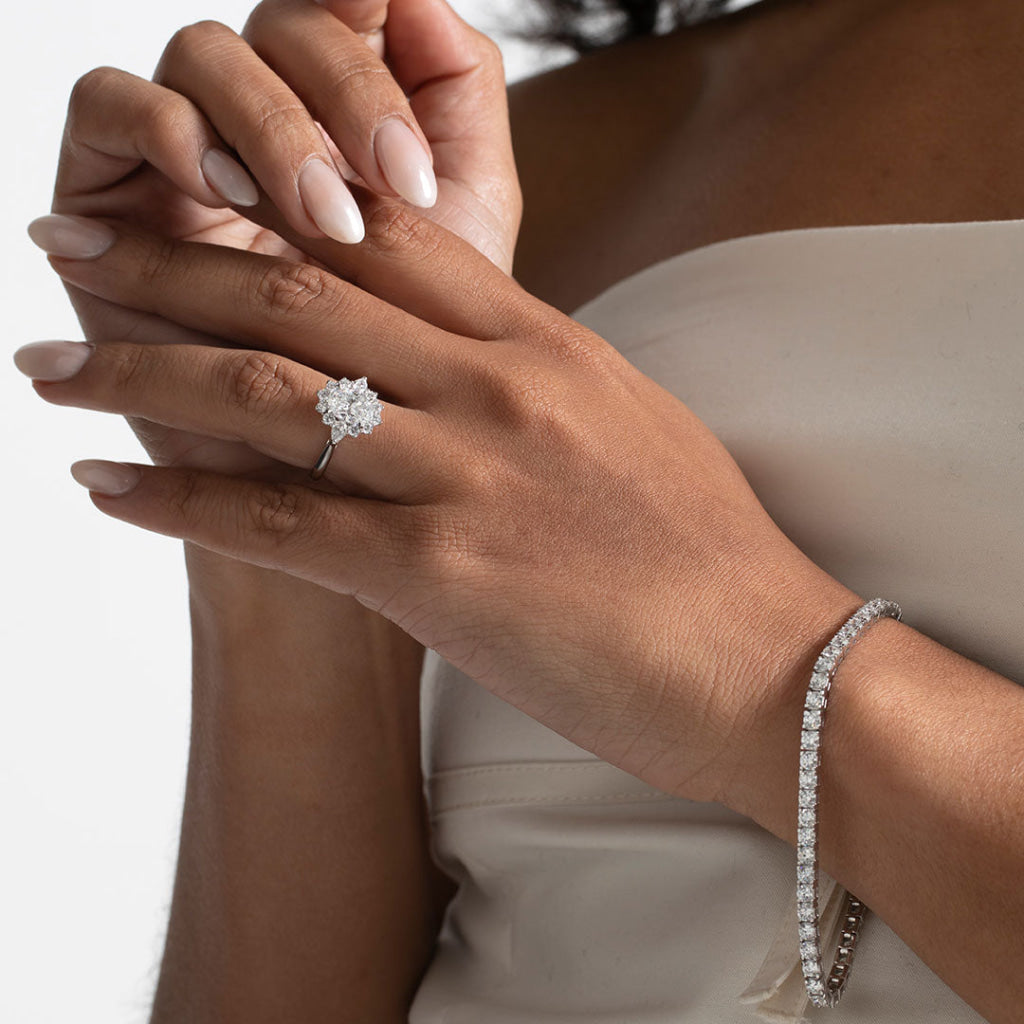 LUMA 2.30ct | Oval Halo Lab Grown Diamond Engagement Ring