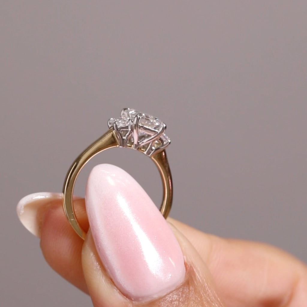 MAINE | Emerald Solitaire Lab Diamond Set in 18ct Gold
