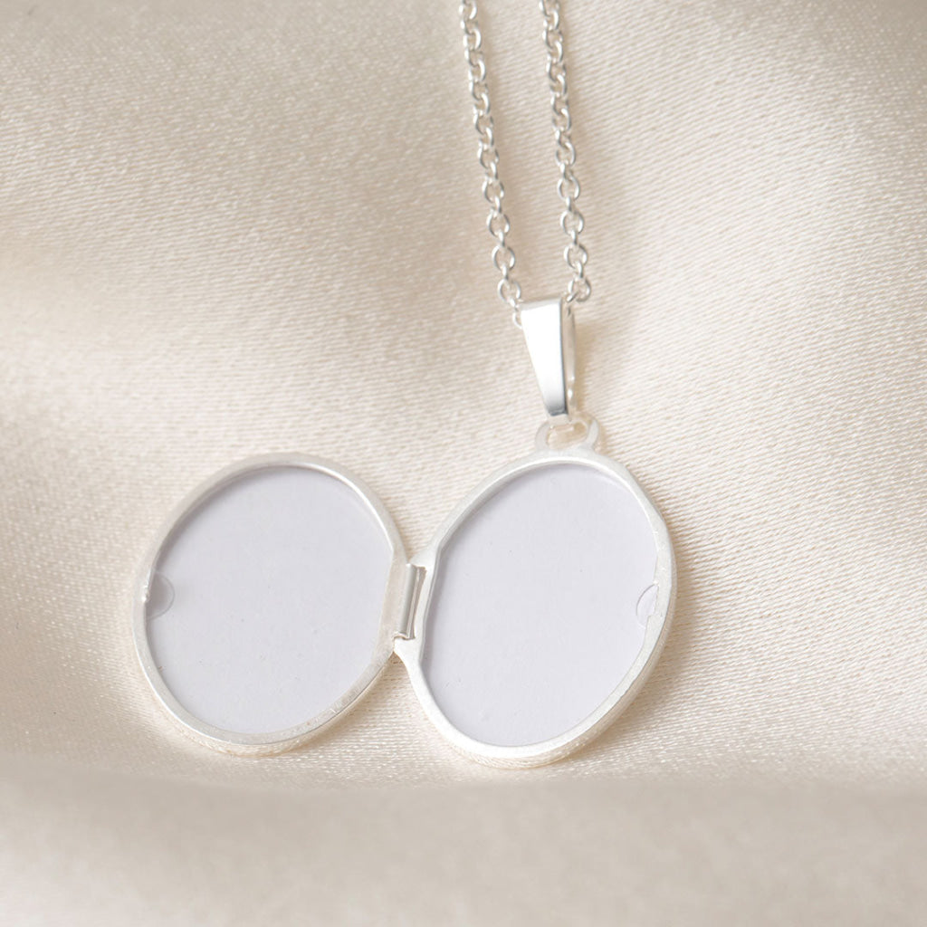 Maureen Oval Locket Necklace | Sterling Silver - Necklace
