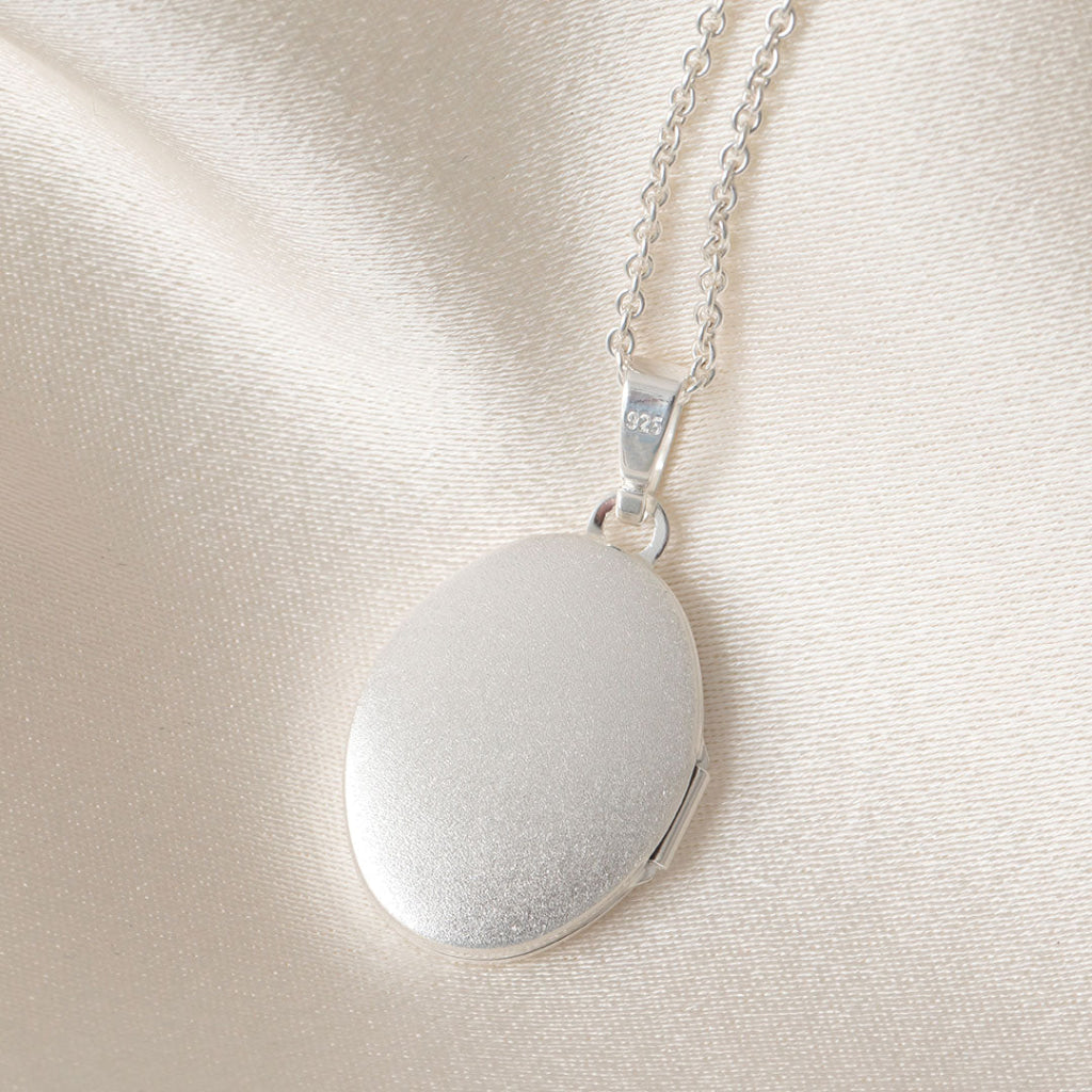Maureen Oval Locket Necklace | Sterling Silver - Necklace