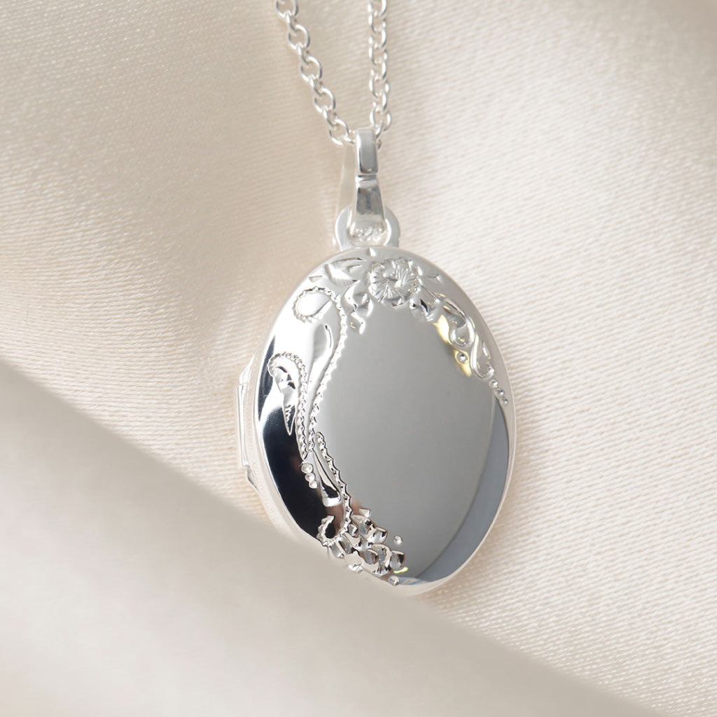 Maureen Oval Locket Necklace | Sterling Silver