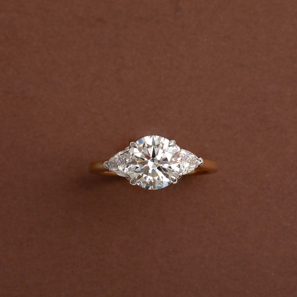 MERIDIAN 2.50ct | Round 3-Stone Diamond Set in 18ct Gold