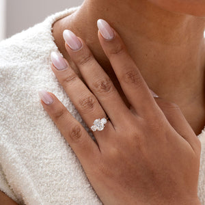 MUSE 2.20ct | Oval 3-Stone Lab Grown Diamond Engagement Ring in Platinum