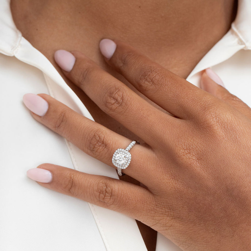 NIAMH 0.85ct | Cushion Halo Diamond Engagement Ring in Platinum