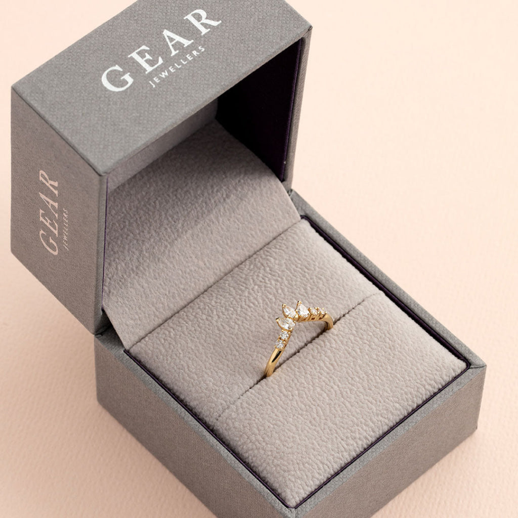 Noble | 18ct gold and diamond wedding ring