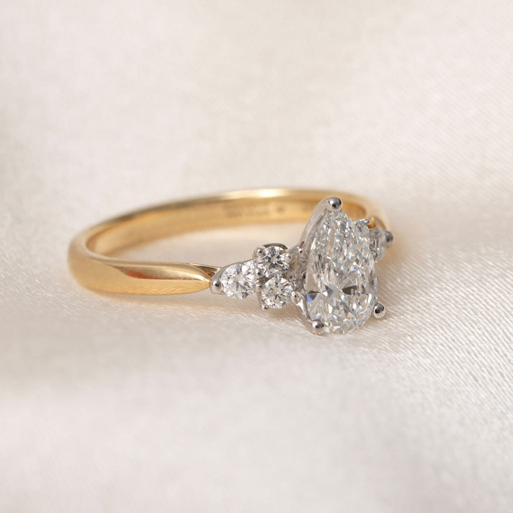 NYLA PEAR | 3-Stone Diamond Engagement Ring in 18ct Gold