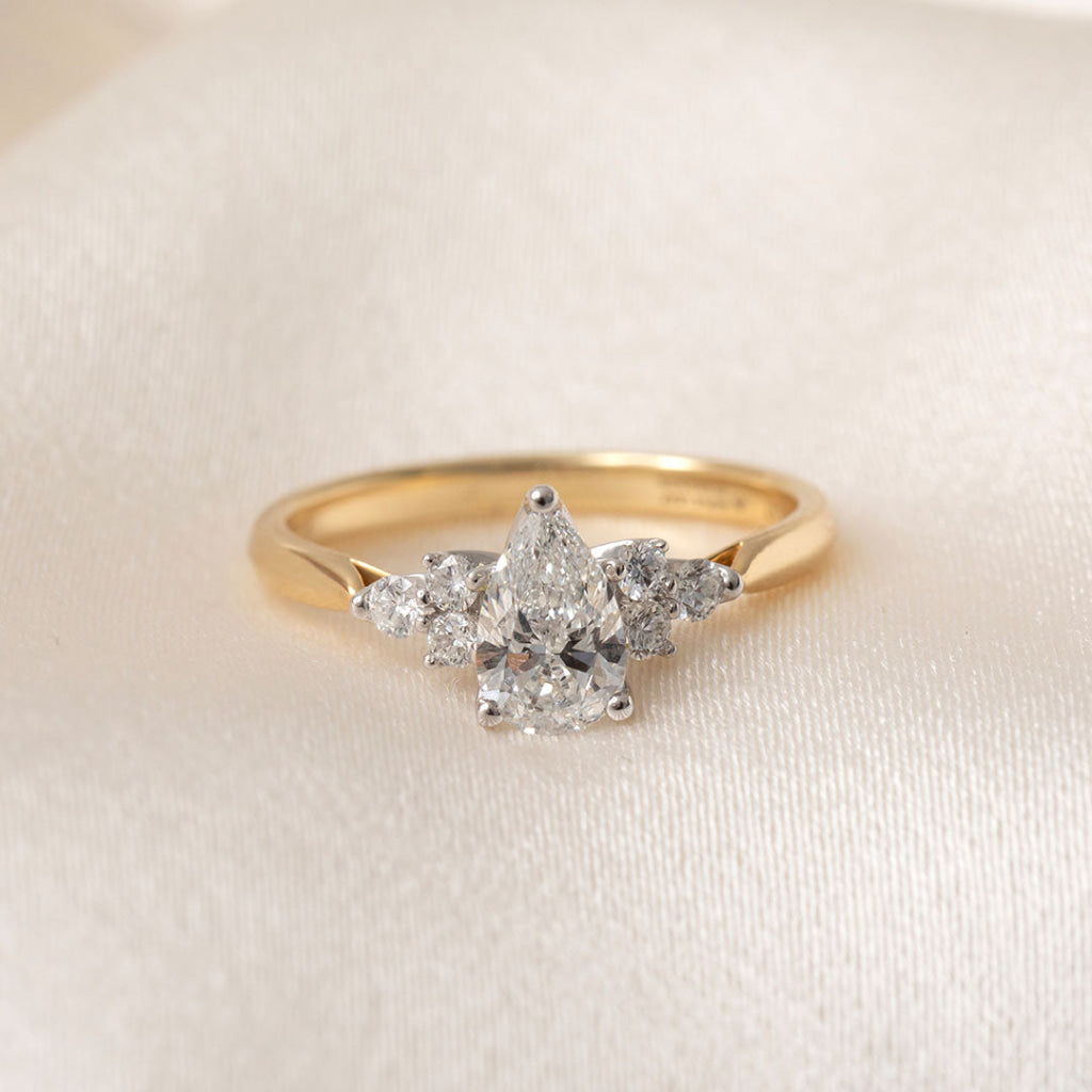 NYLA PEAR | 3-Stone Diamond Engagement Ring in 18ct Gold