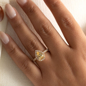OSCAR | Yellow Sapphire Diamond Ring