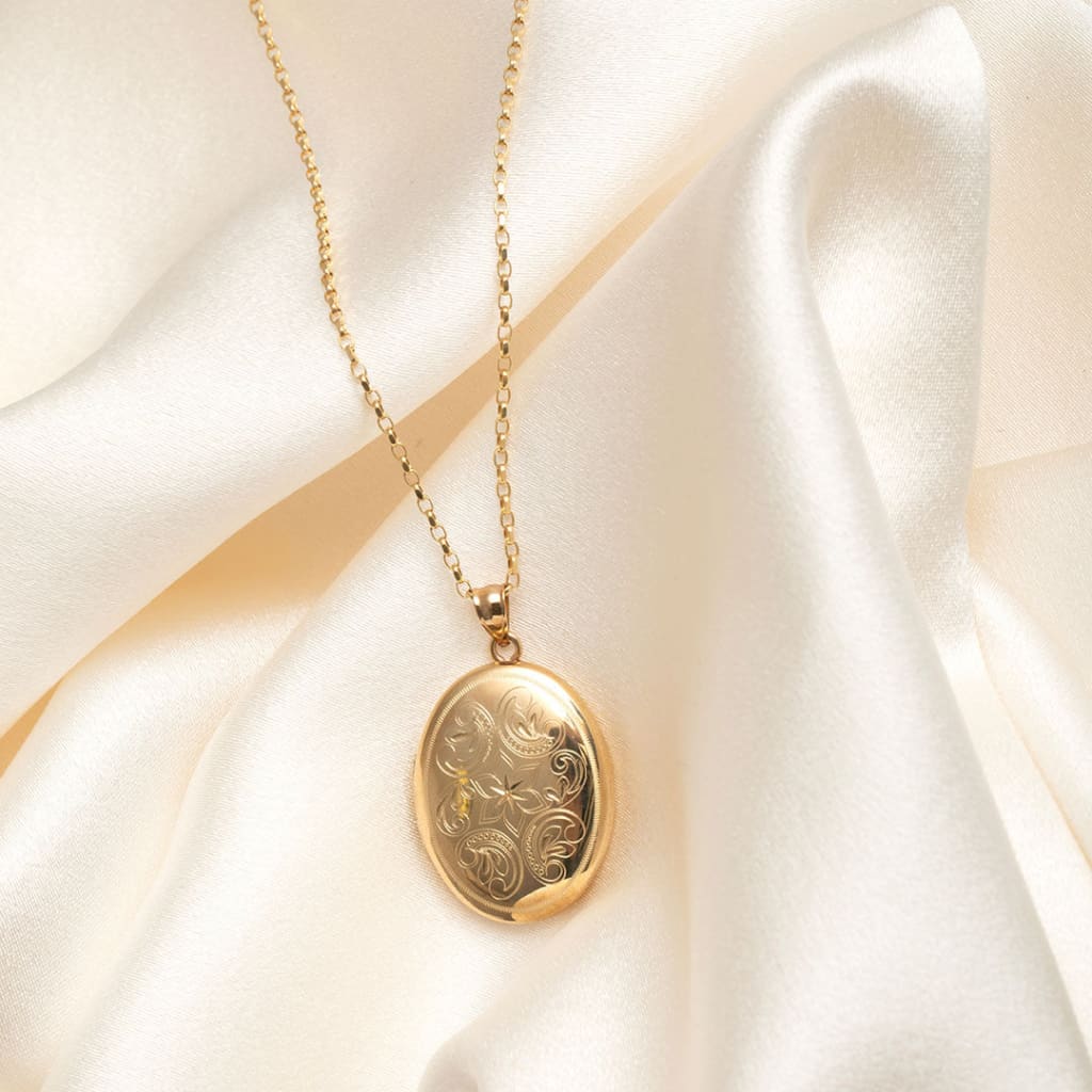 Oval Locket | 9ct Gold Necklace - Necklace