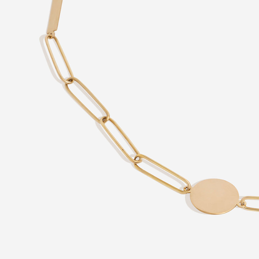 Paperlink disc and bar necklace up close