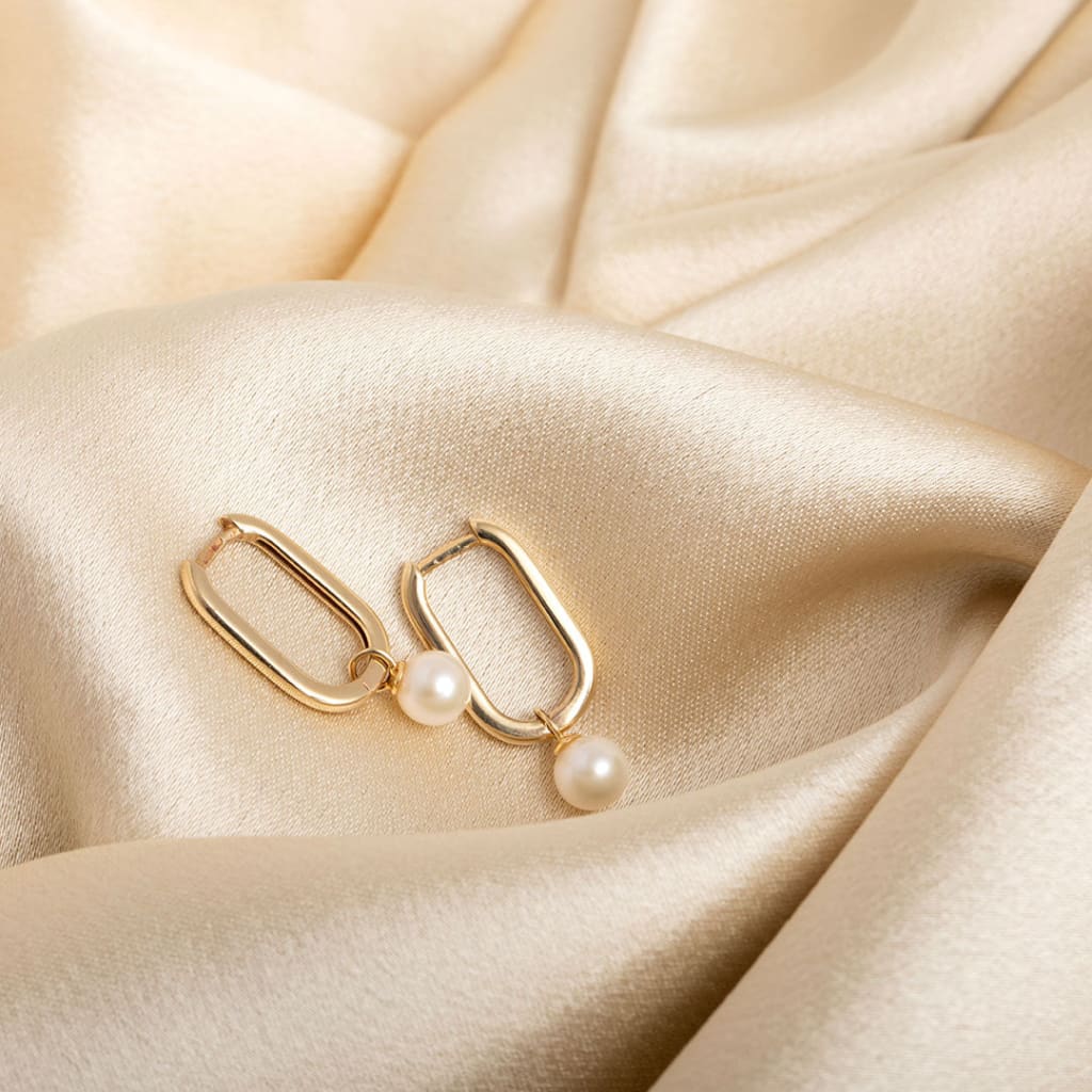 Paperclip Pearl Huggie Earrings | 9ct Gold