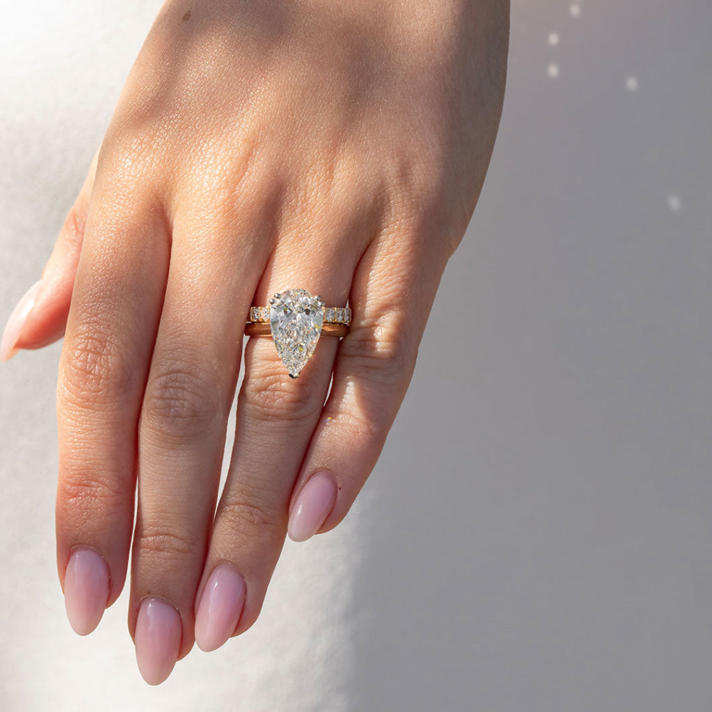 POSITANO | Pear Cut Solitaire Lab Diamond Set in 18ct Gold