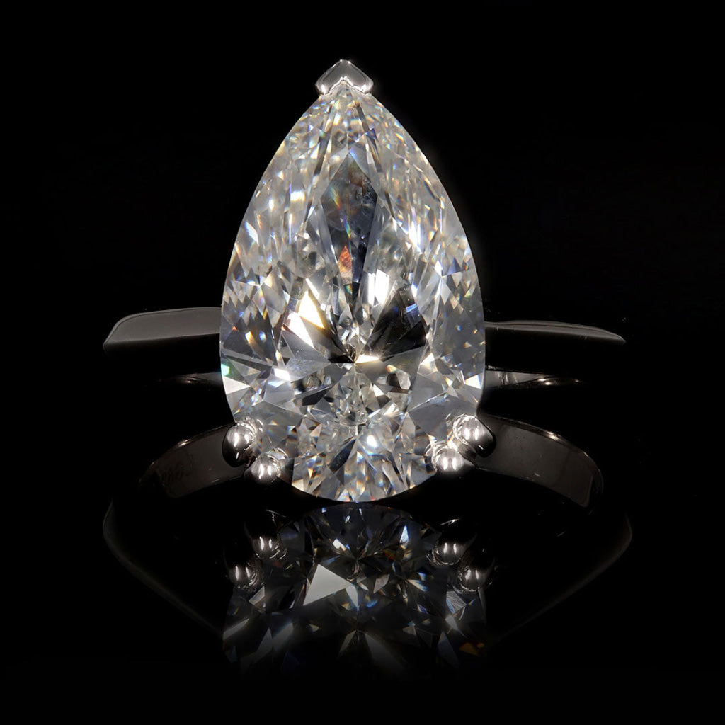 POSITANO| Pear Cut Solitaire Lab Diamond Set in Platinum