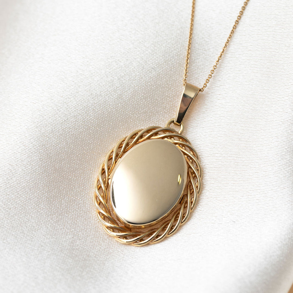 Precious Possession Locket | 9ct Gold - Necklace